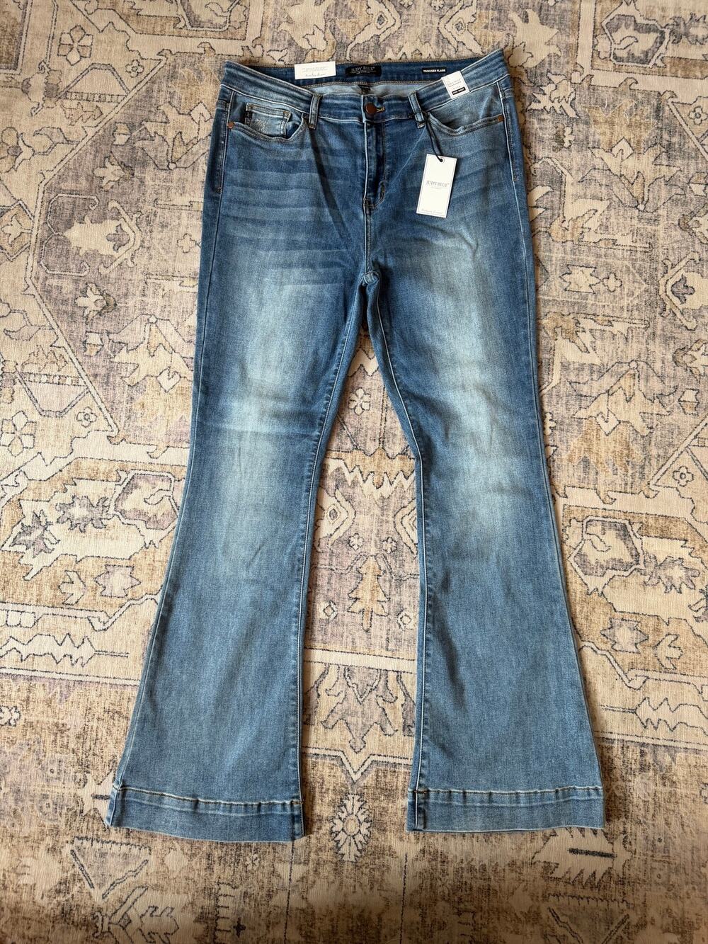 NWT Judy Blue High Waist Trouser Flare Jeans – Size 15/32 (MD ST)